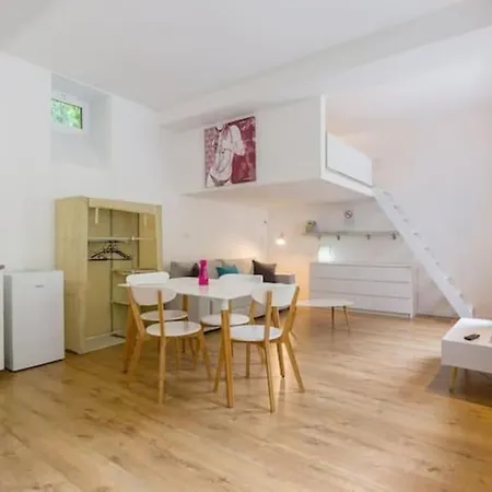 Calm In The Center Of * Лион